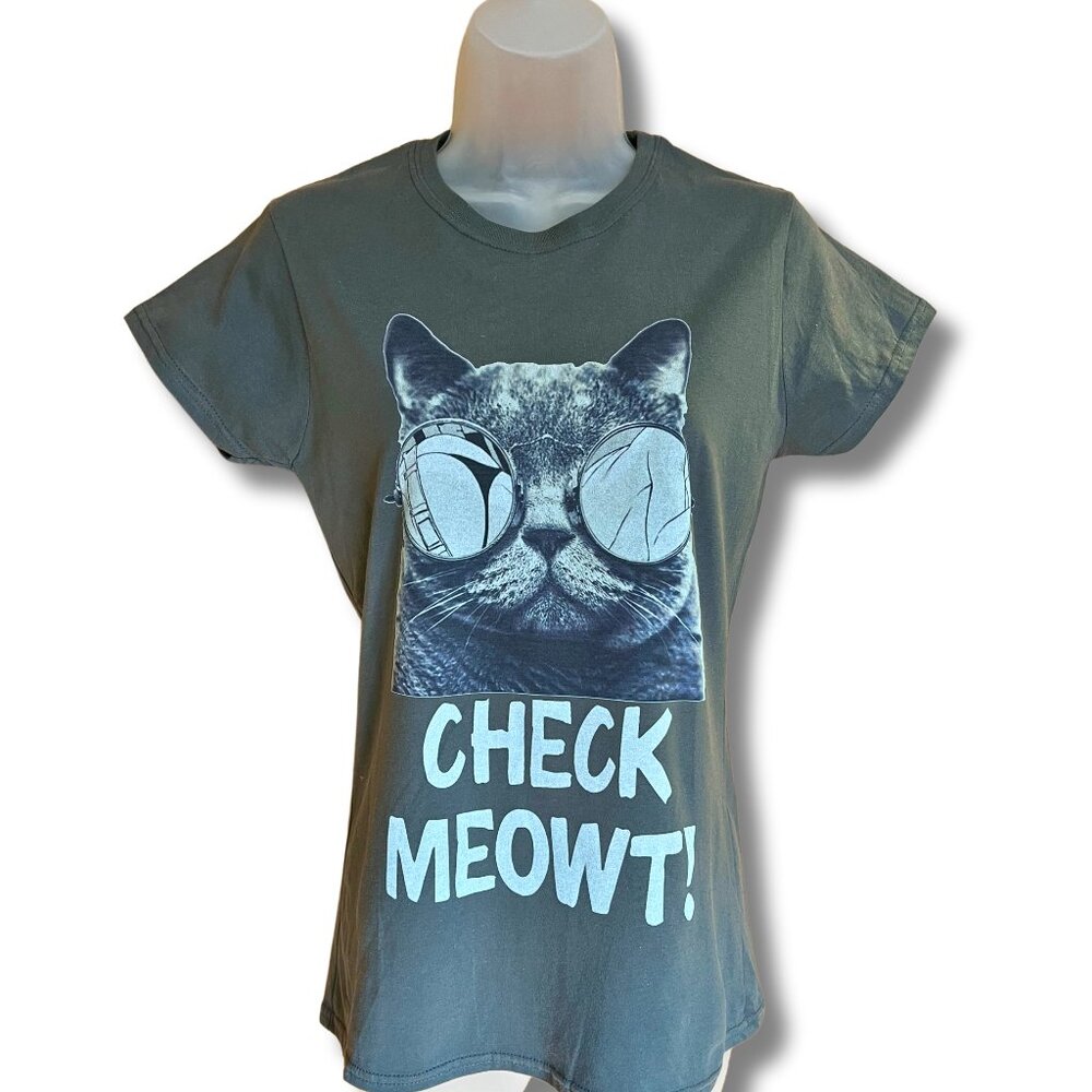 NWOT Gildan Softstyle "Check Meowt!" Cat Graphic Tee – Size Large